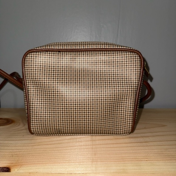Liz Claiborne Brown and Cream Crossbody Bag - Picture 3 of 4